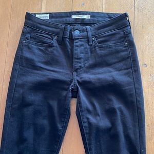 Levi 711 Skinny Jean in black
